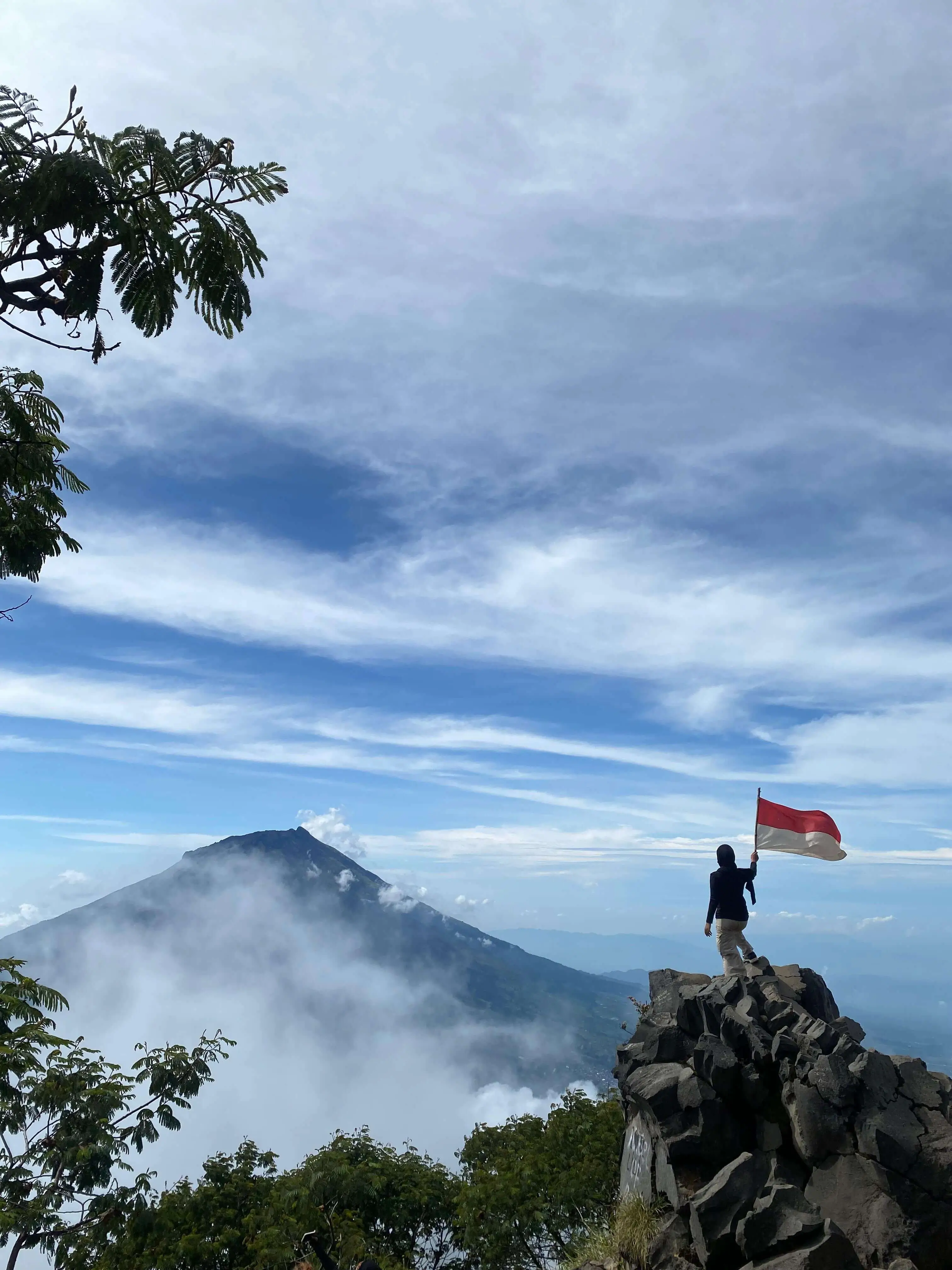 Summit Sindoro Ascent gallery image 4